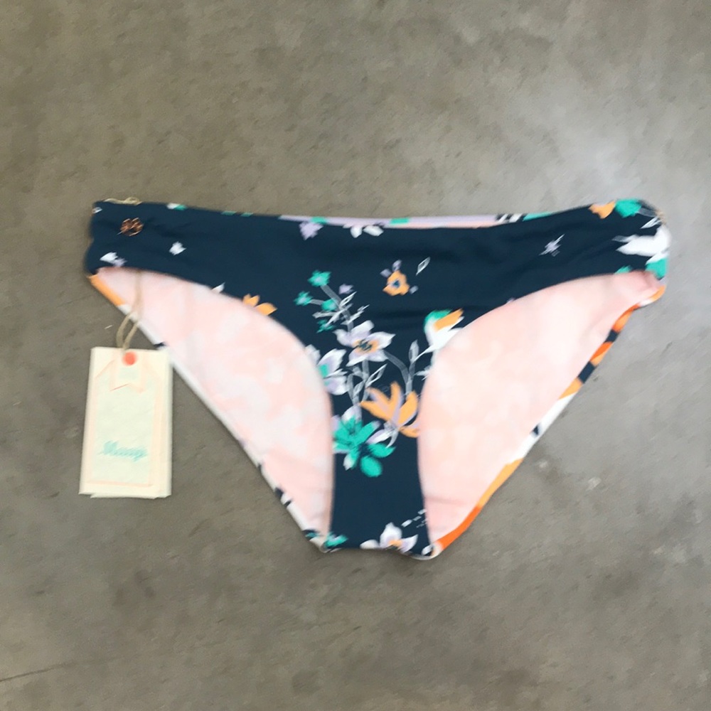 Maaji Signature Cut Bottom